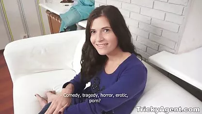Camera ascunsa in dus filme porno cu pizde goale de o femeie mare