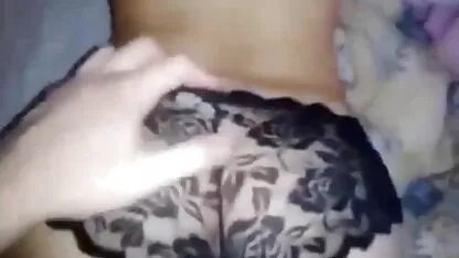 Destul de feteinpizdagoala fată îi place penis artificial