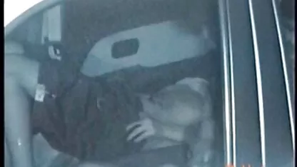 Oamenii aduna o chizde goale curvă într-o cameră ascunsă