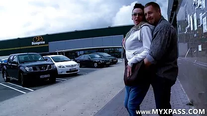 De dormit Prietena trezit și a tras-o pizde goale pe net singură