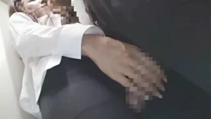 Băiatul o vrea pe mama în asiatice goale bucătărie.