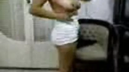 Privire foto cu pizde goale pasională înainte de nuntă cu un preot