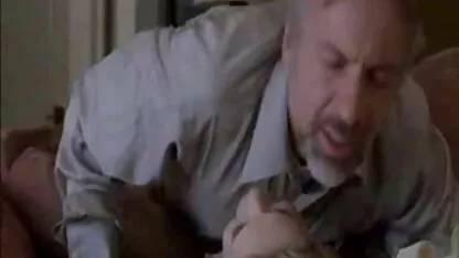 Un mare corp tânăr merită o vedere bună tate goale merită