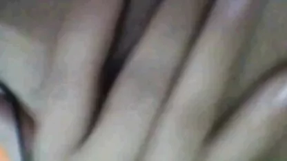 Un jet de sperma care a fost trimis la prietenul foto cu pizde goale în gură