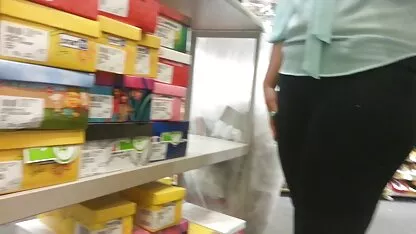 Aproape o femeie fantastică pe poze fete goale leila partea de sus dracului