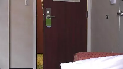 Gospodina cu pasiune scutură proprietarul poze pasarici goale