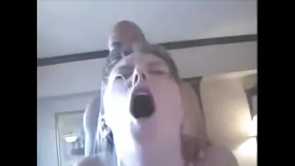 Văzând mama cu femei in titele goale mama mea este mai bine decât înainte