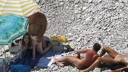 Mama îl înșeală pe tata cu o rudă grasă. brazilience goale