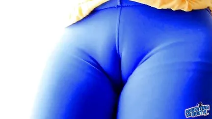 Sexy Lesbiene dormit se bucură de porno cu pizde goale Connie.