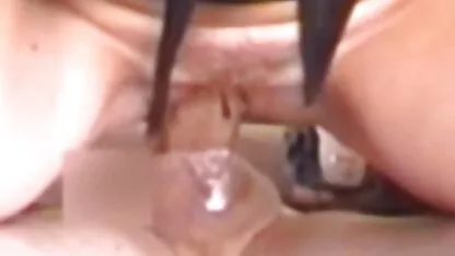 Barbatul se masturbeaza poze cu pizde gole cu o pula mare