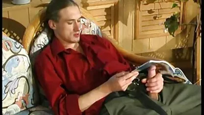Ankaolotarenko a rezolvat gaura cu o sticlă de Diss. pizde goale foto