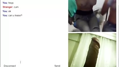 După limba gâtului, fata femei nud la plaja începe cu străzile ei pe stradă